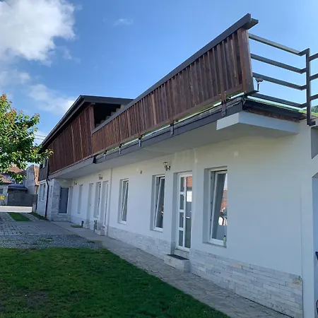 Luxus Airport Apartmán *
